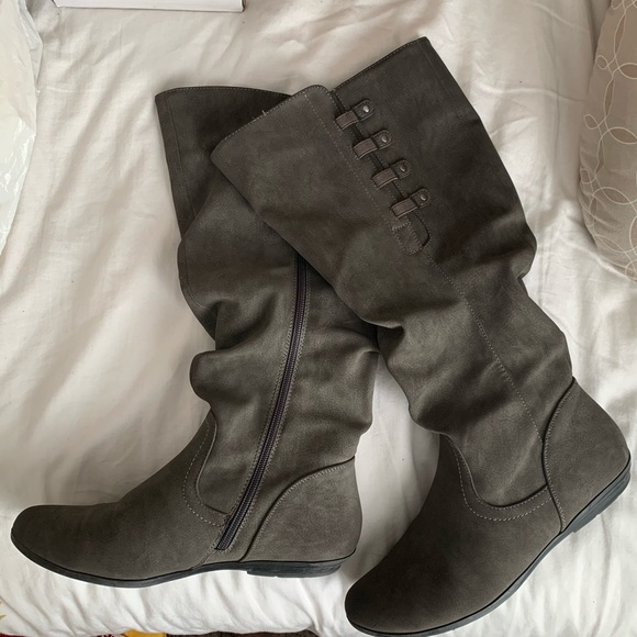 Tall Boots Grey - Picture 2 of 3
